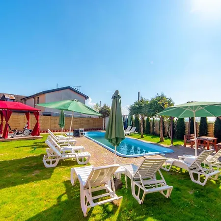 Проживание в семье Aqua House Admiral *