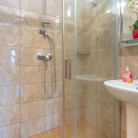 Aqua House Admiral Мельно